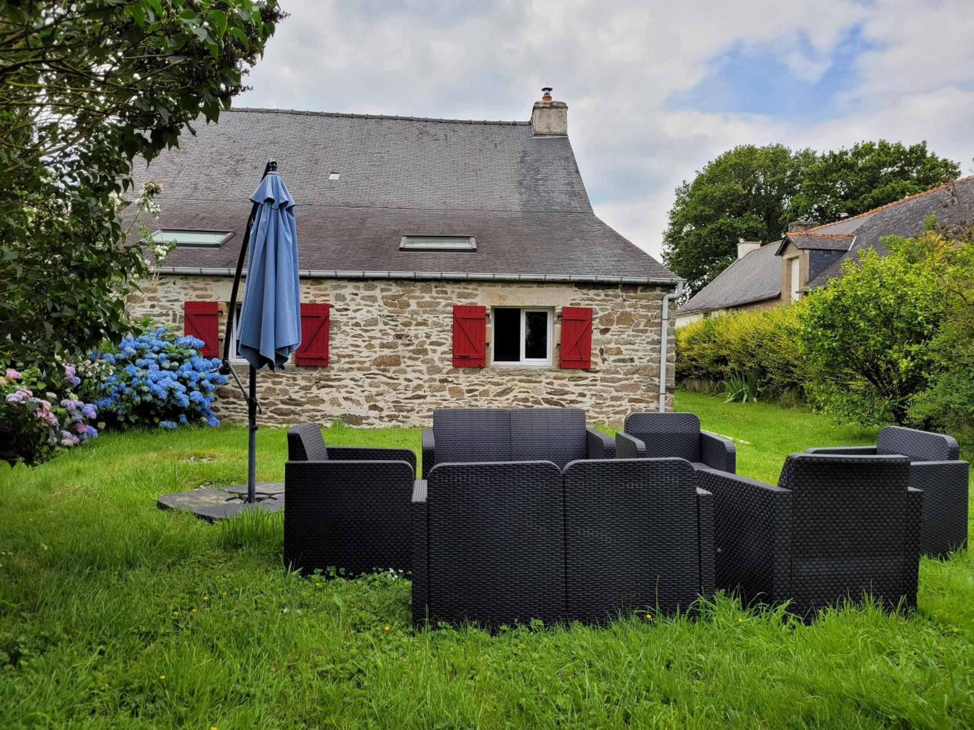 Belle maison familiale dans la campagne Bretonne La Croix-Helléan Extérieur photo